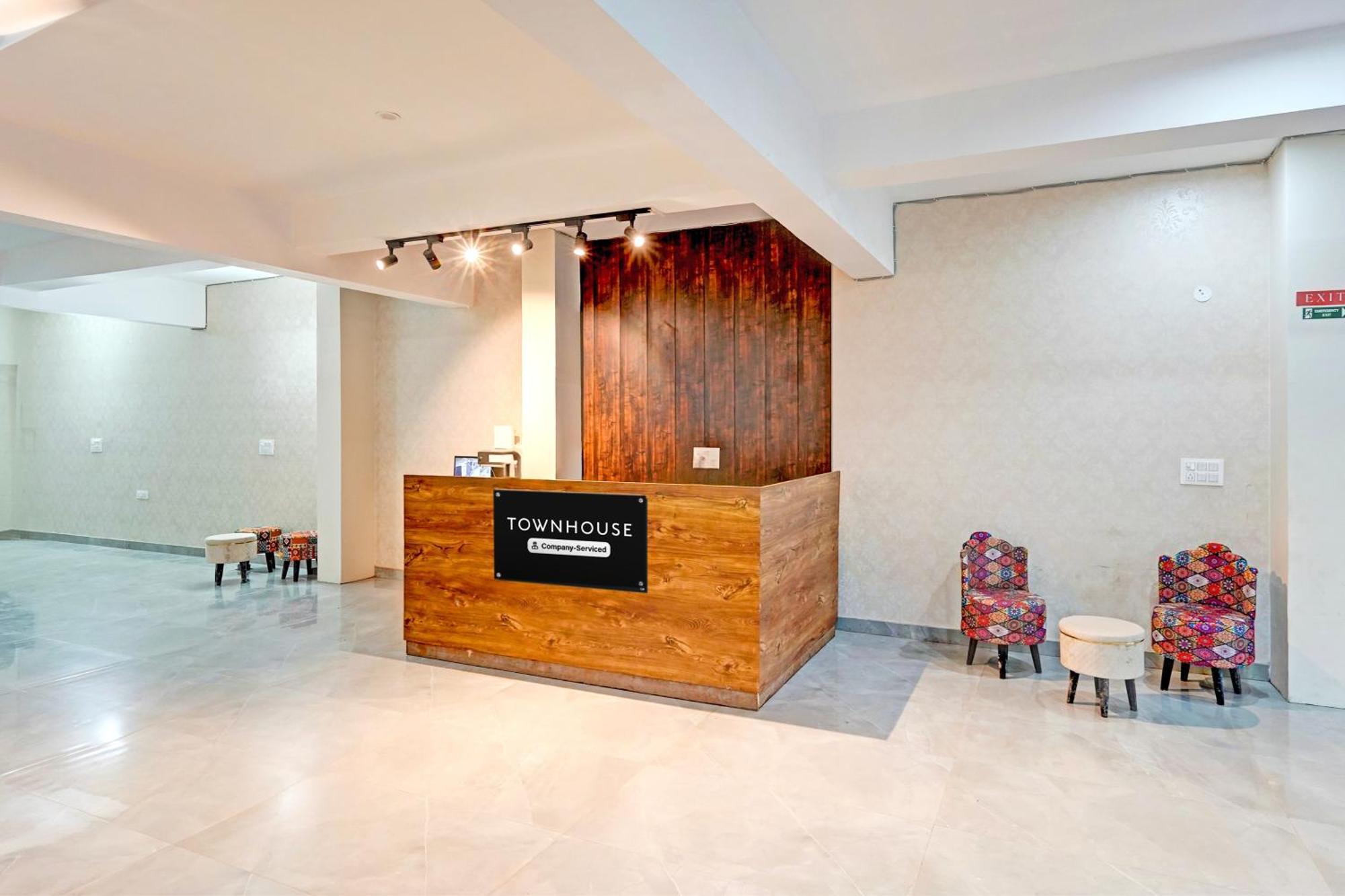 Hotel Super Townhouse Sector 86 Near Sector 83 Metro Station Noida Esterno foto