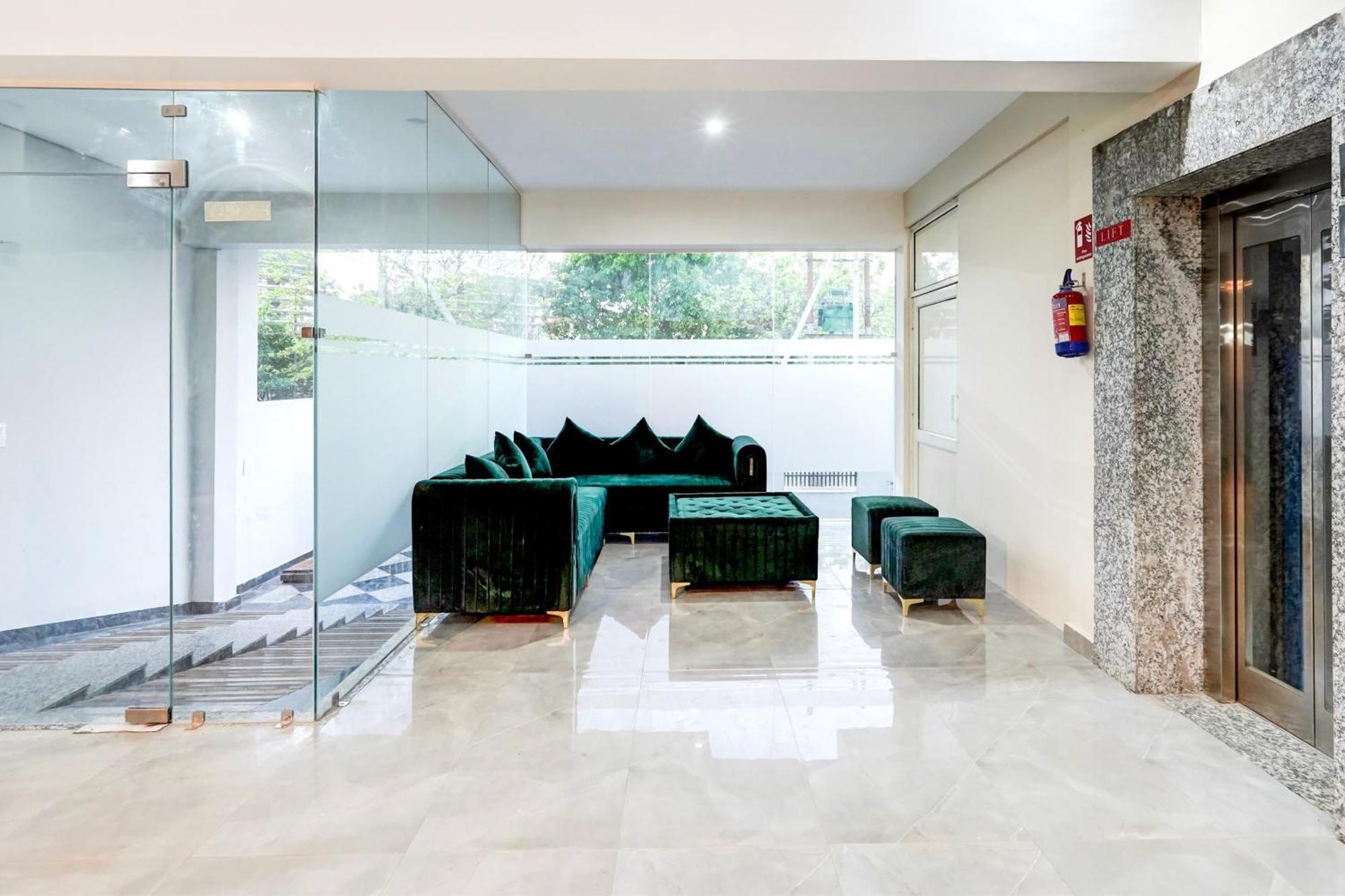 Hotel Super Townhouse Sector 86 Near Sector 83 Metro Station Noida Esterno foto